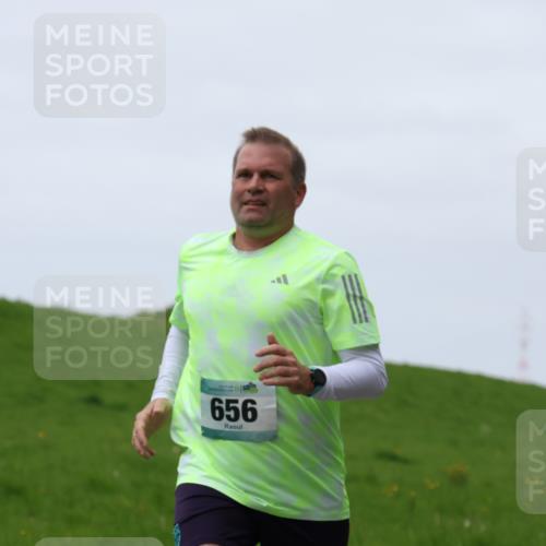 04.05.2025 - 8. Wedeler Halbmarathon Yannick Fuchs http://msf.ph/oto/7830416 04.05.2025 11:19:07 Laufen 656 meine-sportfotos.de
