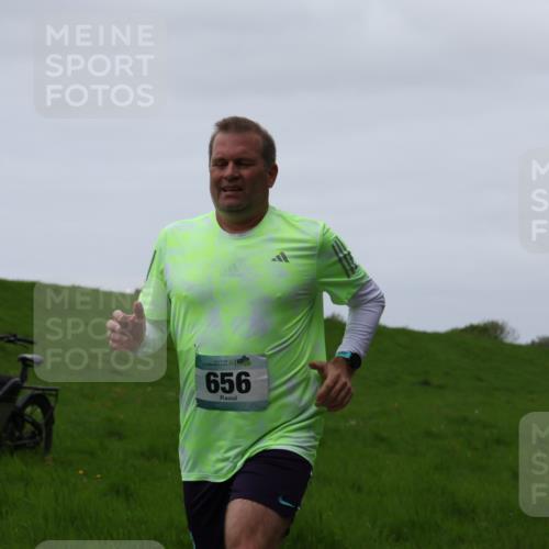 04.05.2025 - 8. Wedeler Halbmarathon Yannick Fuchs http://msf.ph/oto/7830445 04.05.2025 11:19:08 Laufen 656 meine-sportfotos.de