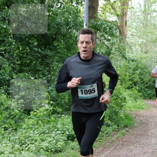 04.05.2025 - 8. Wedeler Halbmarathon Lena Gebhardt http://msf.ph/oto/7830473 04.05.2025 11:13:57 Laufen 1095 meine-sportfotos.de
