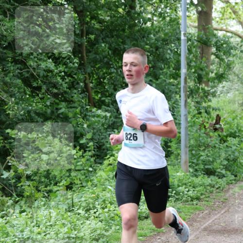 04.05.2025 - 8. Wedeler Halbmarathon Lena Gebhardt http://msf.ph/oto/7830488 04.05.2025 11:14:00 Laufen 826 meine-sportfotos.de