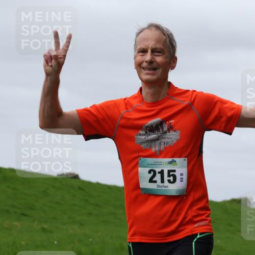 04.05.2025 - 8. Wedeler Halbmarathon Yannick Fuchs http://msf.ph/oto/7830506 04.05.2025 11:38:49 Laufen 215 meine-sportfotos.de
