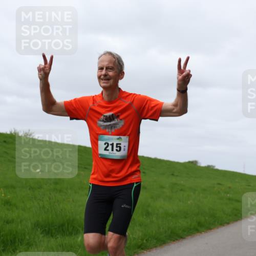04.05.2025 - 8. Wedeler Halbmarathon Yannick Fuchs http://msf.ph/oto/7830520 04.05.2025 11:38:49 Laufen 215 meine-sportfotos.de