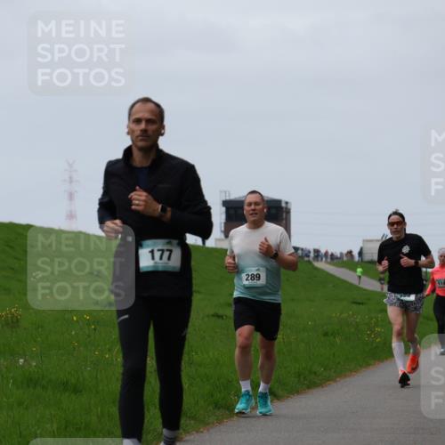 04.05.2025 - 8. Wedeler Halbmarathon Yannick Fuchs http://msf.ph/oto/7830544 04.05.2025 11:19:21 Laufen 177, 289, 11 meine-sportfotos.de