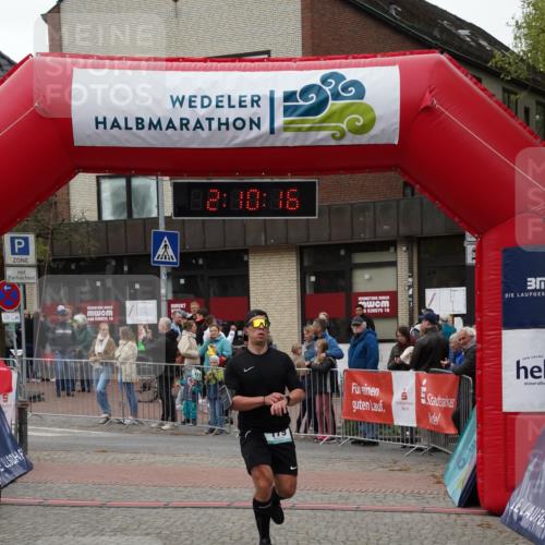 04.05.2025 - 8. Wedeler Halbmarathon Felixshl http://msf.ph/oto/7830593 04.05.2025 12:10:14 Ziel 173, 179 meine-sportfotos.de