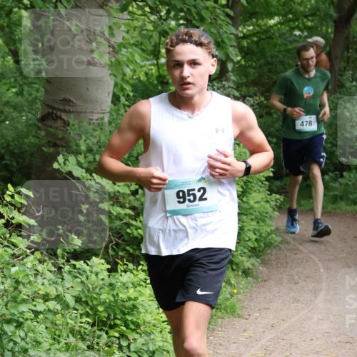 04.05.2025 - 8. Wedeler Halbmarathon Lena Gebhardt http://msf.ph/oto/7830622 04.05.2025 11:15:03 Laufen 952, 478 meine-sportfotos.de