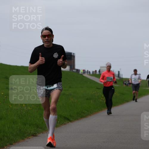 04.05.2025 - 8. Wedeler Halbmarathon Yannick Fuchs http://msf.ph/oto/7830671 04.05.2025 11:19:25 Laufen 1108 meine-sportfotos.de