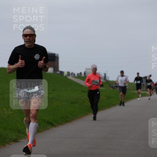 04.05.2025 - 8. Wedeler Halbmarathon Yannick Fuchs http://msf.ph/oto/7830674 04.05.2025 11:19:26 Laufen 1106 meine-sportfotos.de