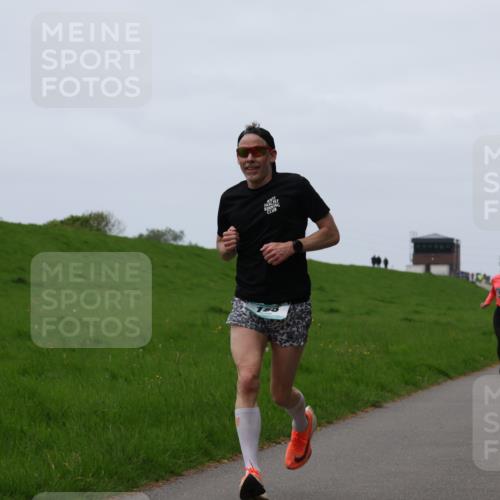 04.05.2025 - 8. Wedeler Halbmarathon Yannick Fuchs http://msf.ph/oto/7830692 04.05.2025 11:19:27 Laufen  meine-sportfotos.de