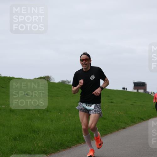 04.05.2025 - 8. Wedeler Halbmarathon Yannick Fuchs http://msf.ph/oto/7830698 04.05.2025 11:19:27 Laufen 188, 1108 meine-sportfotos.de