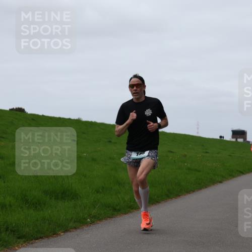 04.05.2025 - 8. Wedeler Halbmarathon Yannick Fuchs http://msf.ph/oto/7830710 04.05.2025 11:19:28 Laufen  meine-sportfotos.de