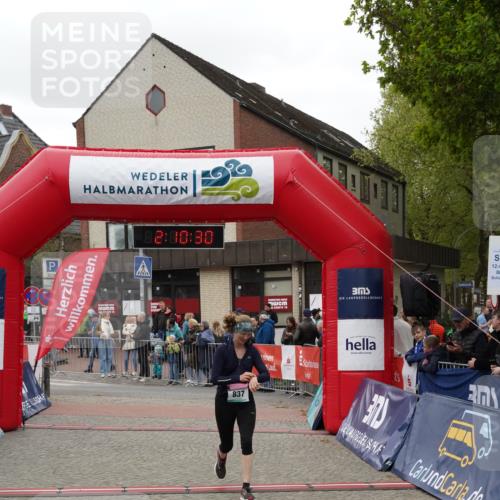 04.05.2025 - 8. Wedeler Halbmarathon Felixshl http://msf.ph/oto/7830715 04.05.2025 12:10:28 Ziel 837 meine-sportfotos.de