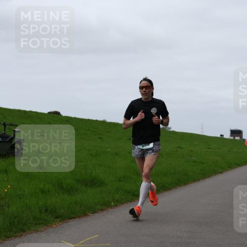 04.05.2025 - 8. Wedeler Halbmarathon Yannick Fuchs http://msf.ph/oto/7830718 04.05.2025 11:19:28 Laufen  meine-sportfotos.de