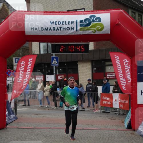 04.05.2025 - 8. Wedeler Halbmarathon Felixshl http://msf.ph/oto/7830774 04.05.2025 12:10:43 Ziel 896 meine-sportfotos.de