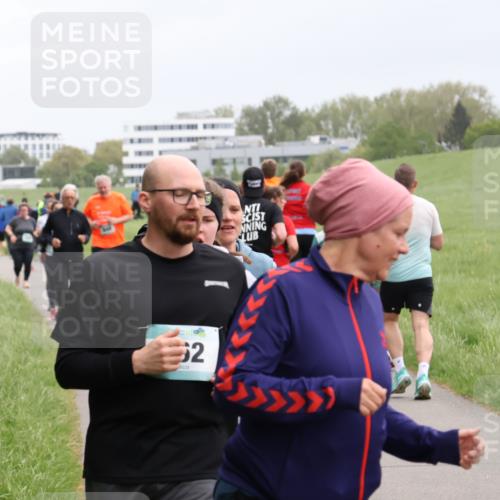 04.05.2025 - 8. Wedeler Halbmarathon Yannick Fuchs http://msf.ph/oto/7830807 04.05.2025 11:19:37 Laufen 62 meine-sportfotos.de