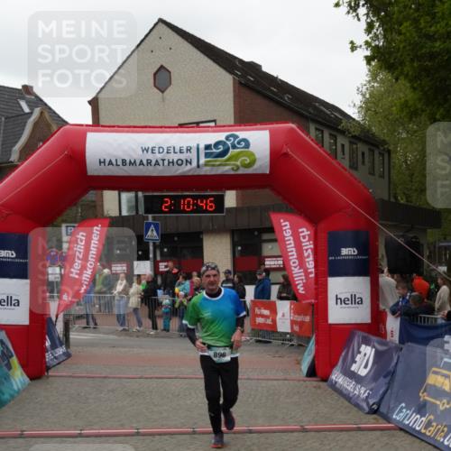04.05.2025 - 8. Wedeler Halbmarathon Felixshl http://msf.ph/oto/7830809 04.05.2025 12:10:44 Ziel 896 meine-sportfotos.de