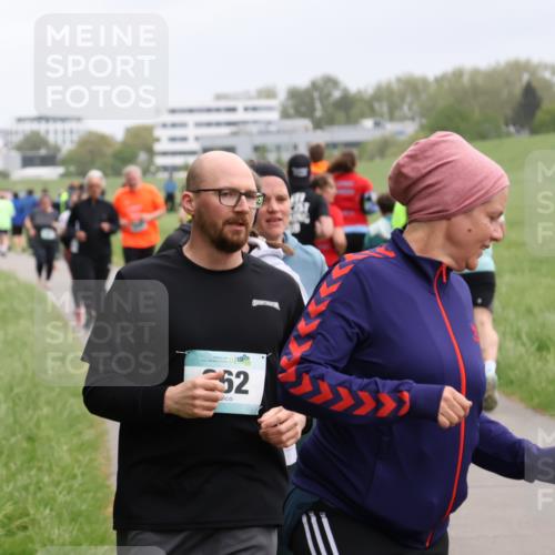 04.05.2025 - 8. Wedeler Halbmarathon Yannick Fuchs http://msf.ph/oto/7830812 04.05.2025 11:19:37 Laufen 52 meine-sportfotos.de