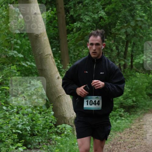 04.05.2025 - 8. Wedeler Halbmarathon Lena Gebhardt http://msf.ph/oto/7830873 04.05.2025 11:16:21 Laufen 1044 meine-sportfotos.de