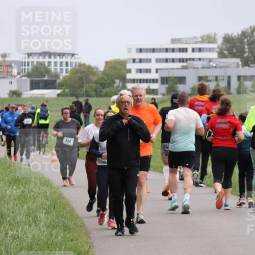 04.05.2025 - 8. Wedeler Halbmarathon Yannick Fuchs http://msf.ph/oto/7830878 04.05.2025 11:19:41 Laufen 225 meine-sportfotos.de