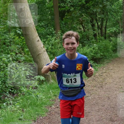 04.05.2025 - 8. Wedeler Halbmarathon Lena Gebhardt http://msf.ph/oto/7830895 04.05.2025 11:16:26 Laufen 70, 613 meine-sportfotos.de