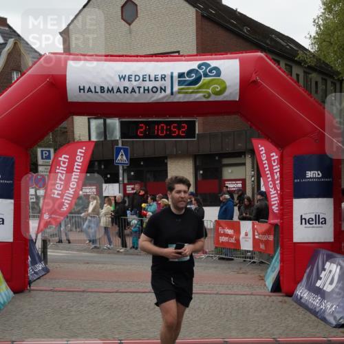 04.05.2025 - 8. Wedeler Halbmarathon Felixshl http://msf.ph/oto/7830897 04.05.2025 12:10:50 Ziel 503, 1112 meine-sportfotos.de