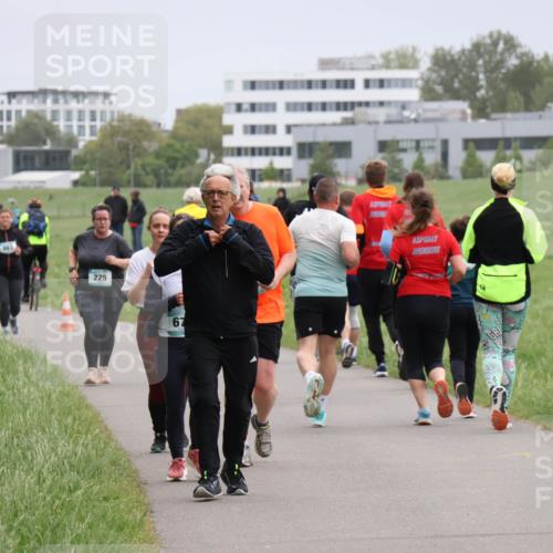04.05.2025 - 8. Wedeler Halbmarathon Yannick Fuchs http://msf.ph/oto/7830902 04.05.2025 11:19:42 Laufen 225, 67 meine-sportfotos.de
