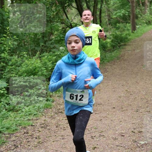 04.05.2025 - 8. Wedeler Halbmarathon Lena Gebhardt http://msf.ph/oto/7830903 04.05.2025 11:16:31 Laufen 612, 1, 1 meine-sportfotos.de