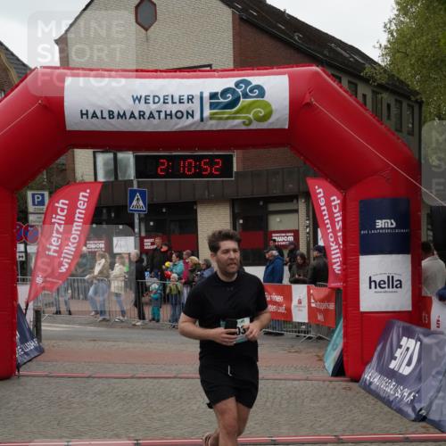 04.05.2025 - 8. Wedeler Halbmarathon Felixshl http://msf.ph/oto/7830907 04.05.2025 12:10:50 Ziel 503, 1112 meine-sportfotos.de