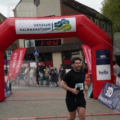 04.05.2025 - 8. Wedeler Halbmarathon Felixshl http://msf.ph/oto/7830929 04.05.2025 12:10:50 Ziel 503, 1112 meine-sportfotos.de