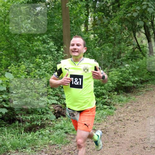 04.05.2025 - 8. Wedeler Halbmarathon Lena Gebhardt http://msf.ph/oto/7830937 04.05.2025 11:16:32 Laufen 1, 1, 35, 09 meine-sportfotos.de