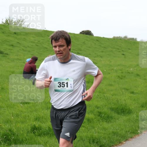 04.05.2025 - 8. Wedeler Halbmarathon Yannick Fuchs http://msf.ph/oto/7830965 04.05.2025 11:19:46 Laufen 351 meine-sportfotos.de
