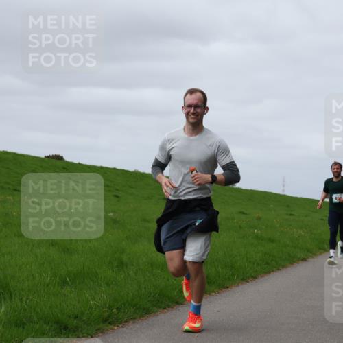 04.05.2025 - 8. Wedeler Halbmarathon Yannick Fuchs http://msf.ph/oto/7830969 04.05.2025 11:39:30 Laufen  meine-sportfotos.de