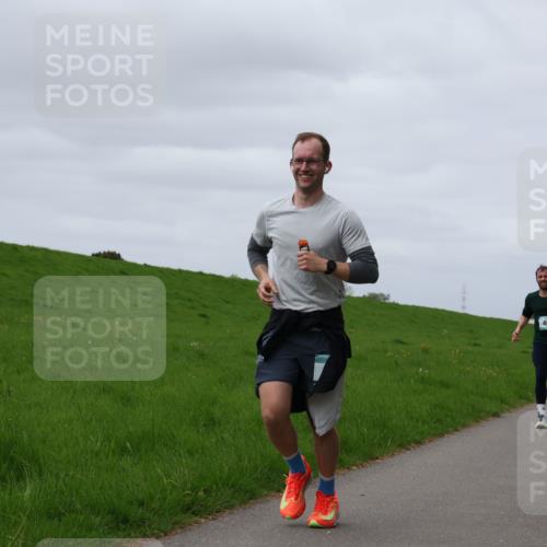 04.05.2025 - 8. Wedeler Halbmarathon Yannick Fuchs http://msf.ph/oto/7830972 04.05.2025 11:39:30 Laufen 400 meine-sportfotos.de
