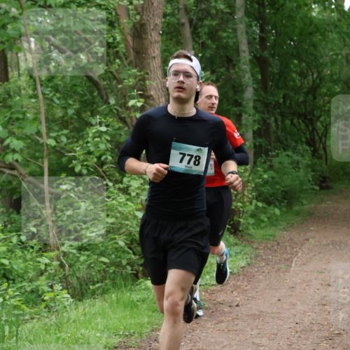 04.05.2025 - 8. Wedeler Halbmarathon Lena Gebhardt http://msf.ph/oto/7830980 04.05.2025 11:16:49 Laufen 778 meine-sportfotos.de