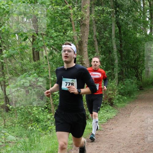 04.05.2025 - 8. Wedeler Halbmarathon Lena Gebhardt http://msf.ph/oto/7830990 04.05.2025 11:16:50 Laufen 778 meine-sportfotos.de