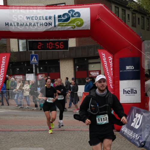 04.05.2025 - 8. Wedeler Halbmarathon Felixshl http://msf.ph/oto/7831005 04.05.2025 12:10:54 Ziel 503, 807, 1112, 1115 meine-sportfotos.de
