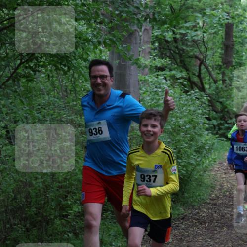 04.05.2025 - 8. Wedeler Halbmarathon Lena Gebhardt http://msf.ph/oto/7831048 04.05.2025 11:17:07 Laufen 936, 937, 1063 meine-sportfotos.de