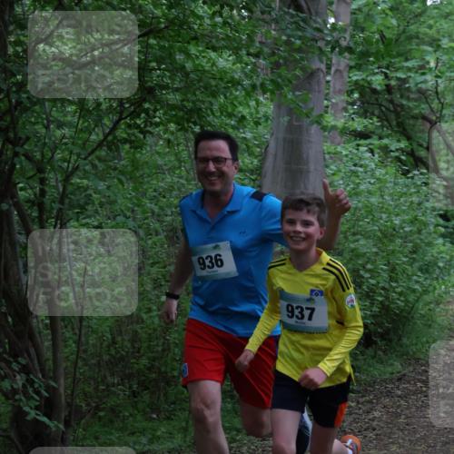 04.05.2025 - 8. Wedeler Halbmarathon Lena Gebhardt http://msf.ph/oto/7831057 04.05.2025 11:17:07 Laufen 936, 937, 9 meine-sportfotos.de