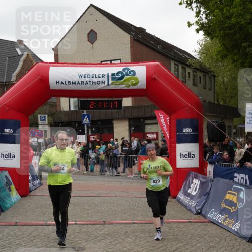 04.05.2025 - 8. Wedeler Halbmarathon Felixshl http://msf.ph/oto/7831128 04.05.2025 12:11:15 Ziel 433, 584, 829 meine-sportfotos.de