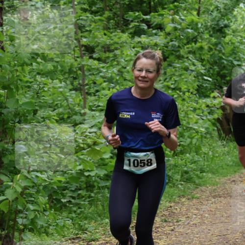 04.05.2025 - 8. Wedeler Halbmarathon Lena Gebhardt http://msf.ph/oto/7831246 04.05.2025 11:17:30 Laufen 20, 1058 meine-sportfotos.de