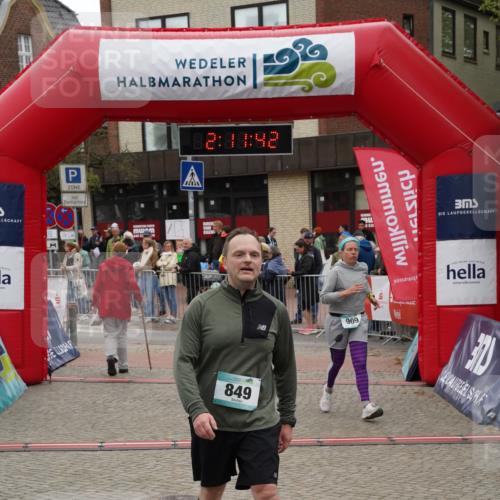 04.05.2025 - 8. Wedeler Halbmarathon Felixshl http://msf.ph/oto/7831251 04.05.2025 12:11:40 Ziel 849, 909 meine-sportfotos.de