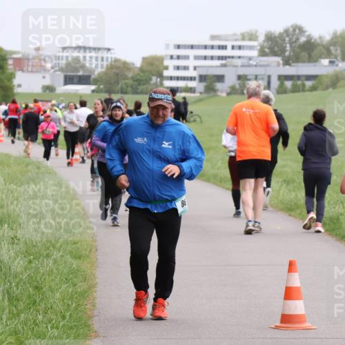 04.05.2025 - 8. Wedeler Halbmarathon Yannick Fuchs http://msf.ph/oto/7831354 04.05.2025 11:20:10 Laufen  meine-sportfotos.de