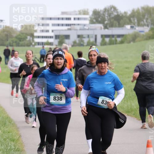 04.05.2025 - 8. Wedeler Halbmarathon Yannick Fuchs http://msf.ph/oto/7831410 04.05.2025 11:20:17 Laufen 838, 835 meine-sportfotos.de