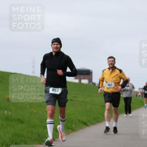 04.05.2025 - 8. Wedeler Halbmarathon Yannick Fuchs http://msf.ph/oto/7831412 04.05.2025 11:40:26 Laufen 852 meine-sportfotos.de