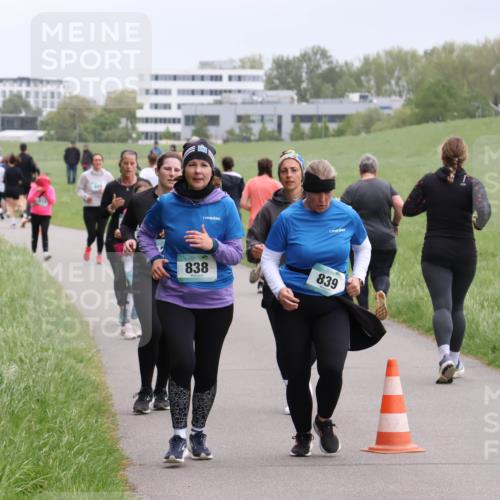 04.05.2025 - 8. Wedeler Halbmarathon Yannick Fuchs http://msf.ph/oto/7831444 04.05.2025 11:20:17 Laufen 838, 839 meine-sportfotos.de
