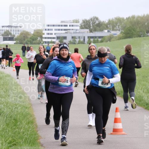 04.05.2025 - 8. Wedeler Halbmarathon Yannick Fuchs http://msf.ph/oto/7831453 04.05.2025 11:20:18 Laufen 859 meine-sportfotos.de
