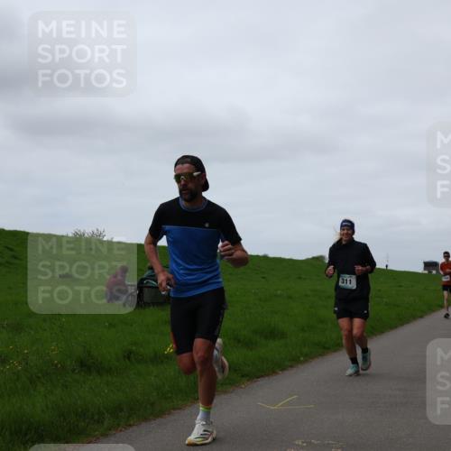 04.05.2025 - 8. Wedeler Halbmarathon Yannick Fuchs http://msf.ph/oto/7831514 04.05.2025 11:20:24 Laufen 311 meine-sportfotos.de