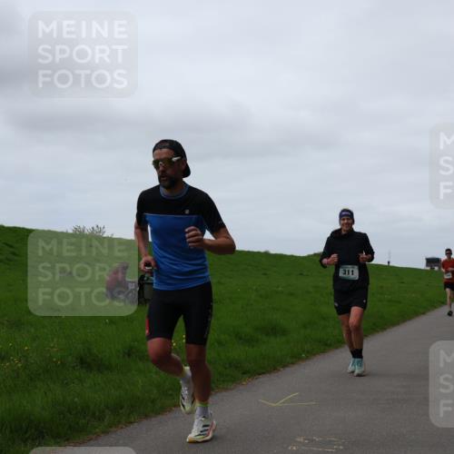 04.05.2025 - 8. Wedeler Halbmarathon Yannick Fuchs http://msf.ph/oto/7831517 04.05.2025 11:20:24 Laufen 311 meine-sportfotos.de
