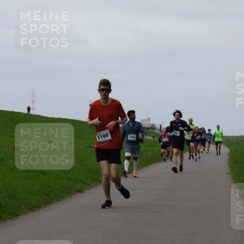 04.05.2025 - 8. Wedeler Halbmarathon Yannick Fuchs http://msf.ph/oto/7831533 04.05.2025 11:20:25 Laufen 1160, 1059, 687 meine-sportfotos.de