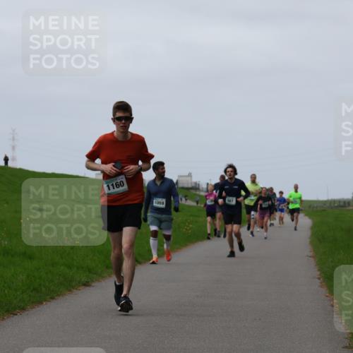 04.05.2025 - 8. Wedeler Halbmarathon Yannick Fuchs http://msf.ph/oto/7831542 04.05.2025 11:20:25 Laufen 1160, 1059, 687 meine-sportfotos.de