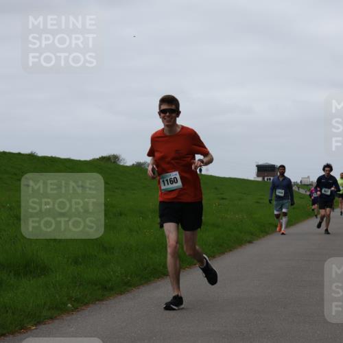 04.05.2025 - 8. Wedeler Halbmarathon Yannick Fuchs http://msf.ph/oto/7831550 04.05.2025 11:20:28 Laufen 1160, 1059, 687 meine-sportfotos.de